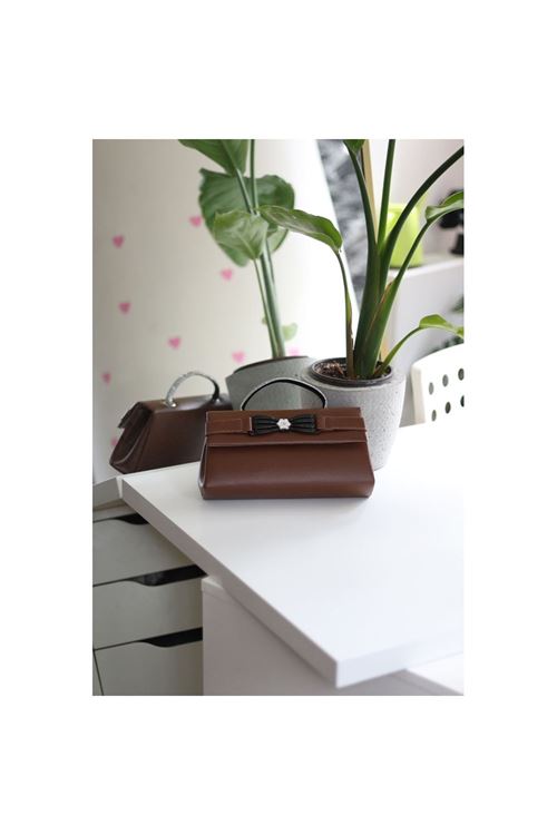 Kahve Çiçek Aksesuarlı Tutma Saplı Abiye El Çantası