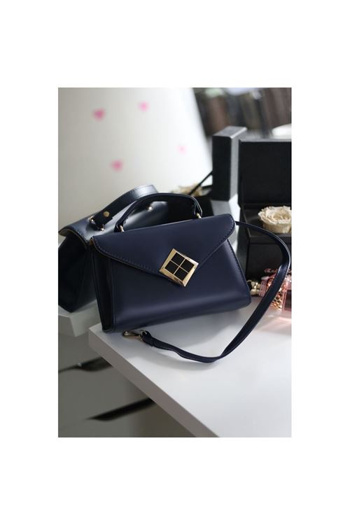 Lacivert Mat Doku Kare Gold Aksesuar Detaylı El Çantası
