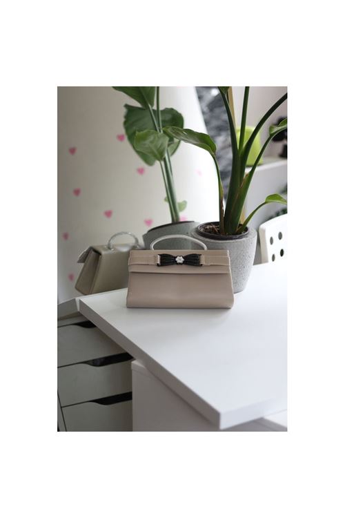 Vizon Çiçek Aksesuarlı Tutma Saplı Abiye El Çantası