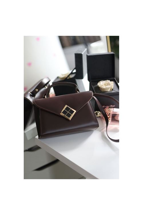 Acı Kahve Mat Doku Kare Gold Aksesuar Detaylı El Çantası