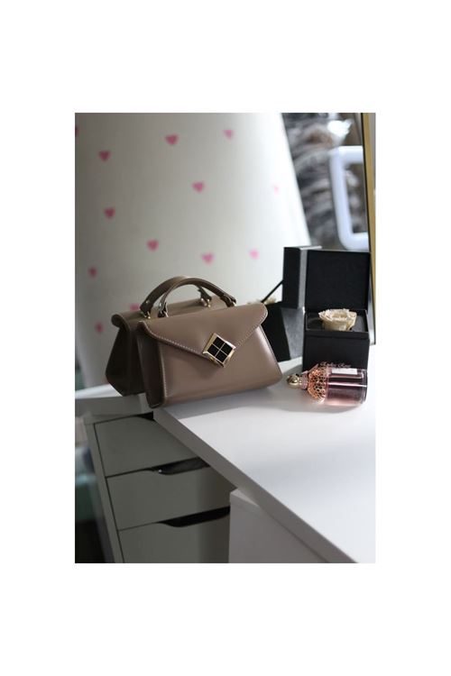 Vizon Mat Doku Kare Gold Aksesuar Detaylı El Çantası