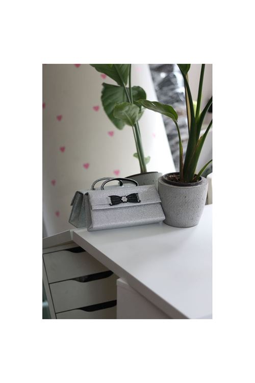 Silver Simli Çiçek Aksesuarlı Tutma Saplı Abiye El Çantası