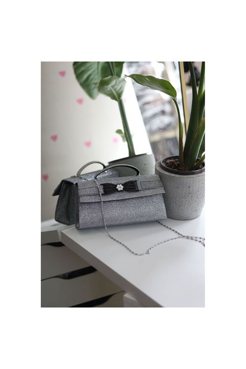 Platin Simli Çiçek Aksesuarlı Tutma Saplı Abiye El Çantası