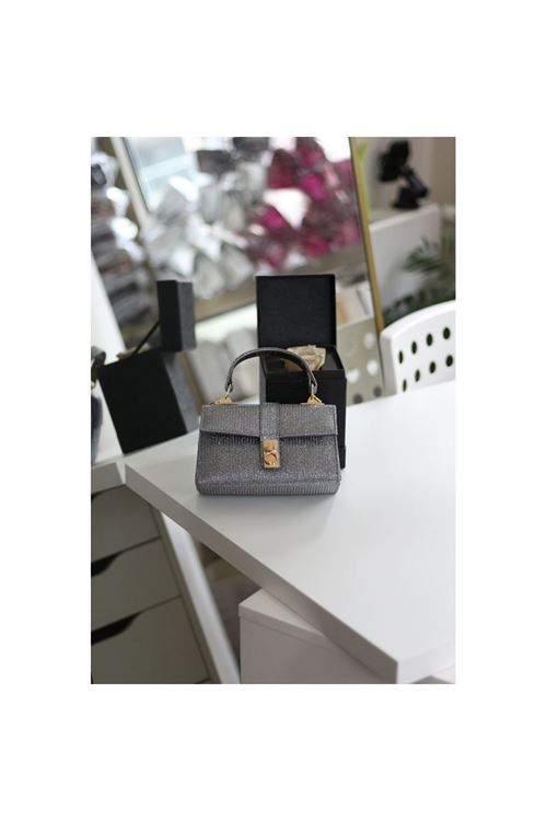 Platin Simli Toka Detaylı Zincirli El Omuz Çantası