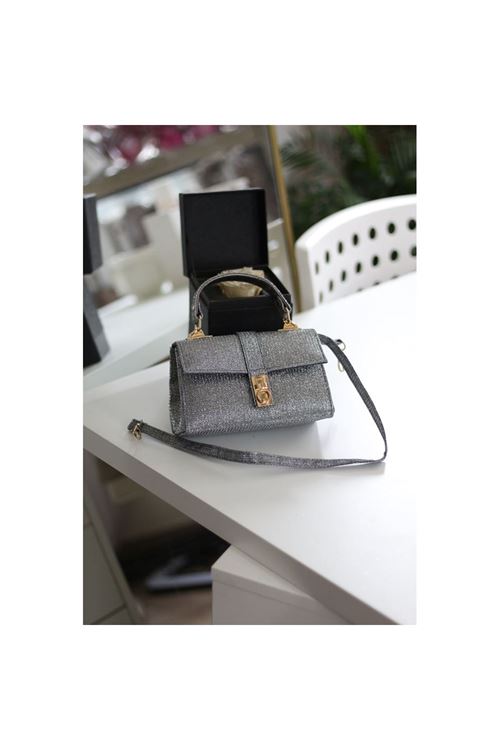 Platin Simli Toka Detaylı Zincirli El Omuz Çantası