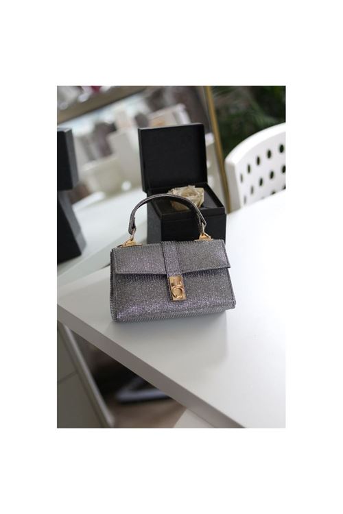 Platin Simli Toka Detaylı Zincirli El Omuz Çantası