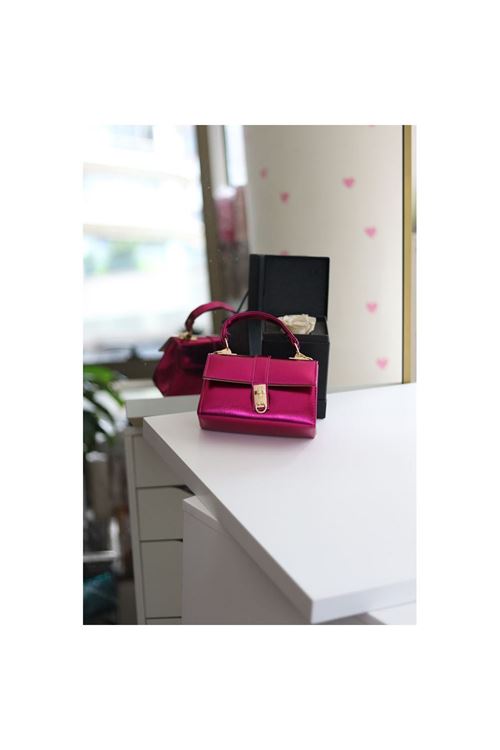 Fuşya Parlak Toka Detaylı Zincirli El Omuz Çantası