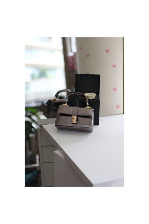 Platin Parlak Toka Detaylı Zincirli El Omuz Çantası