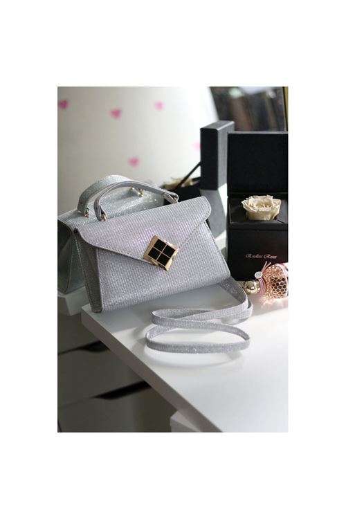 Beyaz Simli Kare Gold Aksesuar Detaylı Abiye Çanta