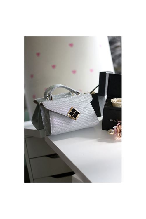 Beyaz Simli Kare Gold Aksesuar Detaylı Abiye Çanta