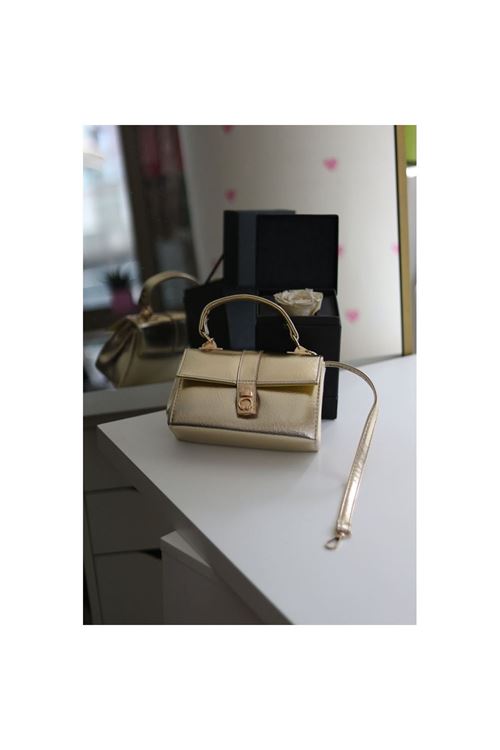 Gold Parlak Toka Detaylı Zincirli El Omuz Çantası