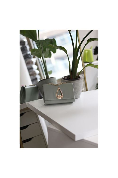 Kadın Mint Yeşili Damla Aksesuarlı Omuz Çantası