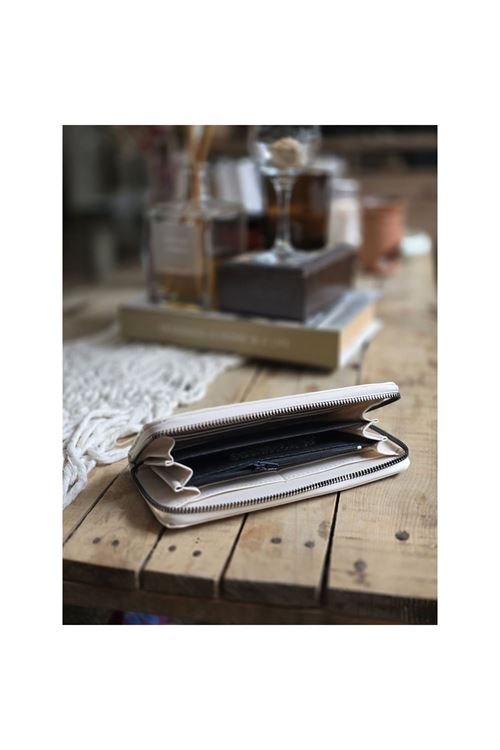 Krem Dokulu Slim Kartlık Detaylı Cüzdan