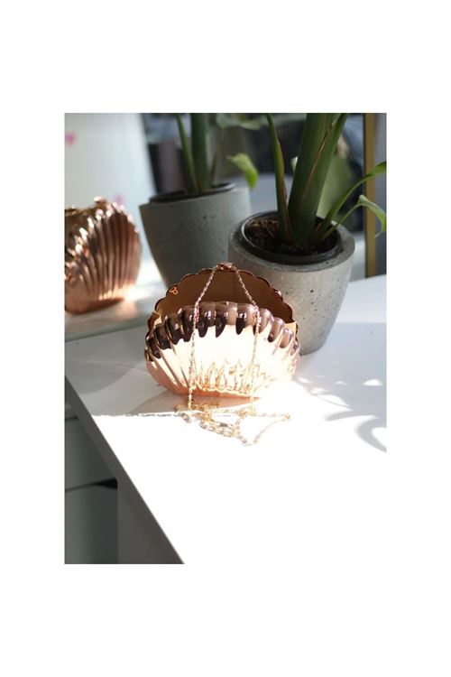 Kadın Bakır Metal Istiridye Formlu Zincir Detayl Abiye Çanta