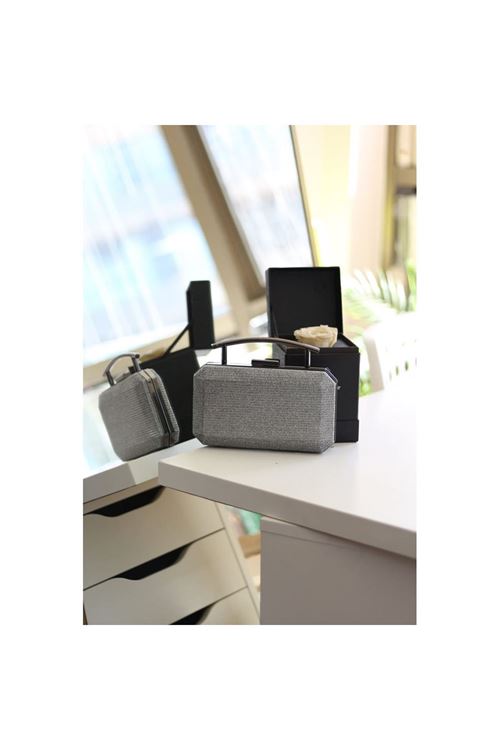 Kadın Platin Metal Tutma Sap Detaylı Çizgi Doku Abiye Çanta