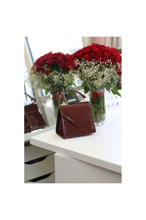 Kadın Bordo Rugan Kapak Detaylı Askılı Omuz Çantası