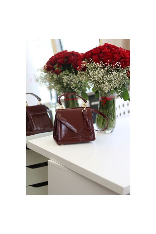 Kadın Bordo Rugan Kapak Detaylı Askılı Omuz Çantası
