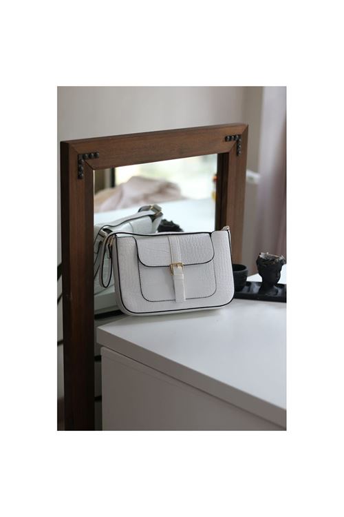 Kadın Beyaz Kroko Desenli Baget Omuz Çantası