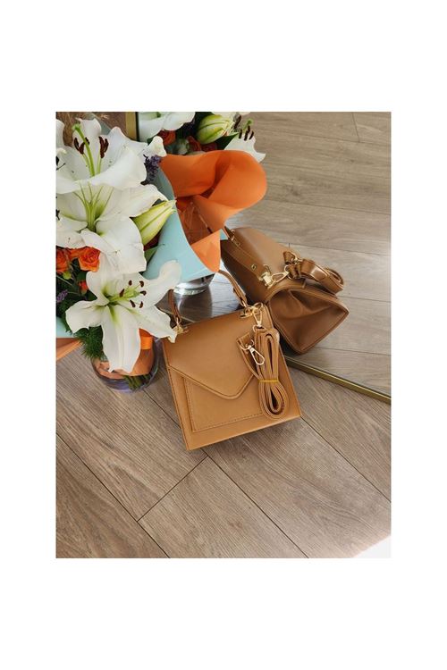 Kadın Karamel Kapak Detaylı Askılı Omuz Çantası