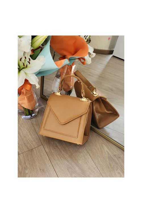 Kadın Karamel Kapak Detaylı Askılı Omuz Çantası