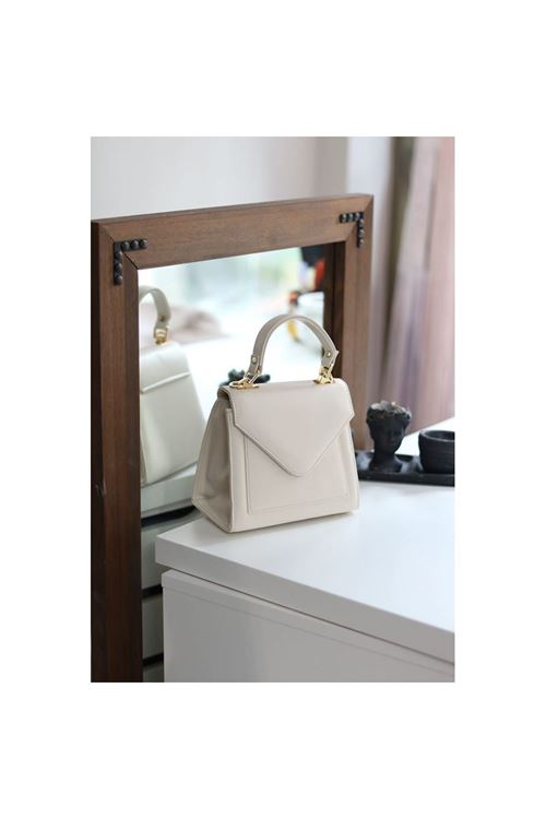 Kadın Krem Kapak Detaylı Askılı Omuz Çantası