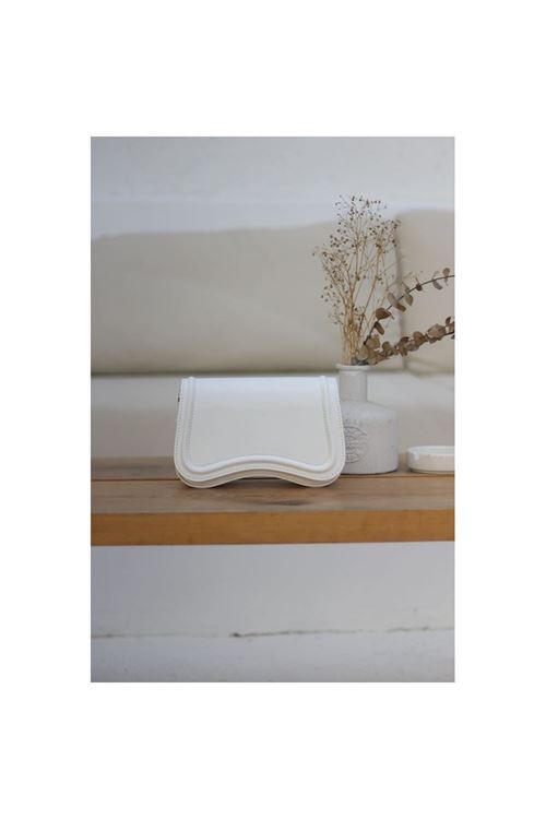 Kadın Beyaz Dalga Desen Kapaklı Kumaş Askılı Omuz Çantası