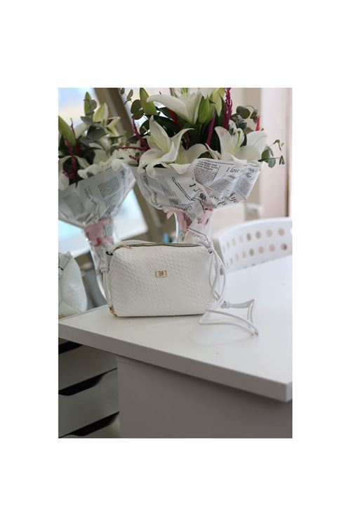 Kadın Beyaz Baklava Desenli İnce Düğüm Askılı Omuz Çantası