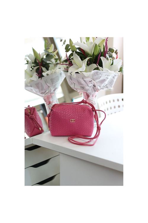 Kadın Fuşya Baklava Desenli İnce Düğüm Askılı Omuz Çantası