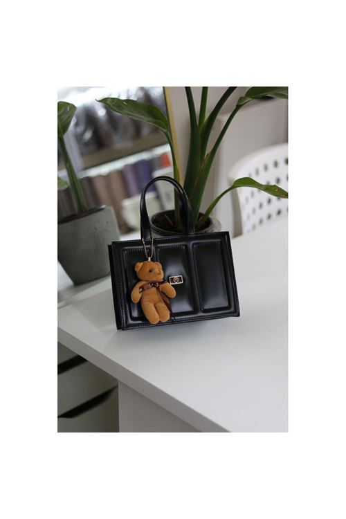 Kadın Siyah Çizgi Detaylı Ayıcık Maskotlu El Omuz Çantası