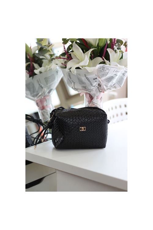 Kadın Siyah Baklava Desenli İnce Düğüm Askılı Omuz Çantası