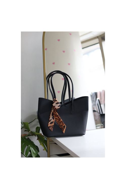 Siyah Leopar Fular Detaylı Büyük Omuz Boy Omuz Çantası