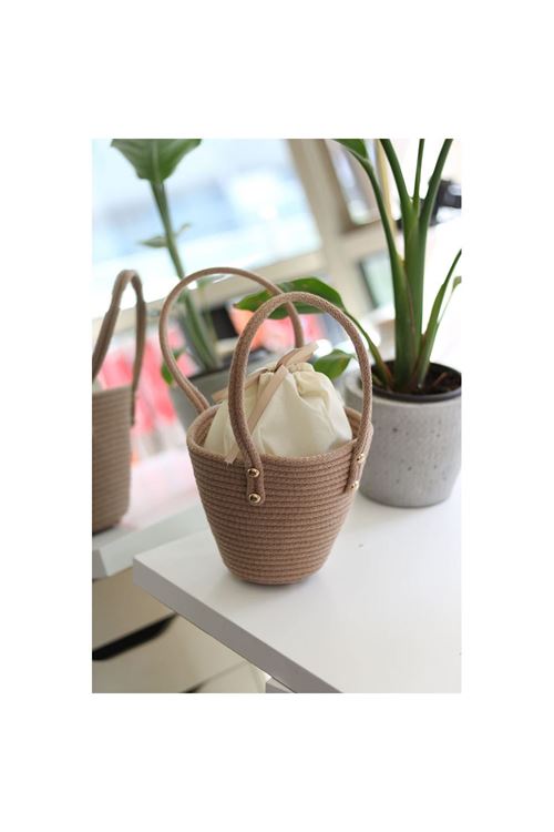 Kadın Bej Örme Çift Kulp Ağzı Büzgülü Hasır Görünümlü El Çantası