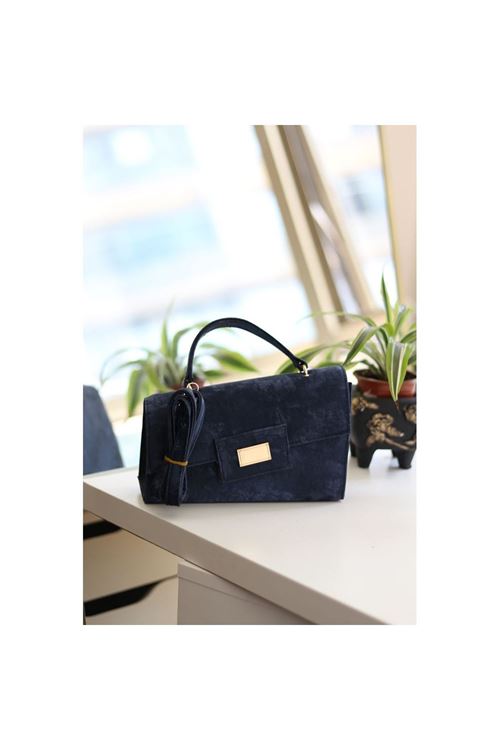 Kadın Lacivert Yamuk Form Gold Toka Detaylı Omuz Çantası
