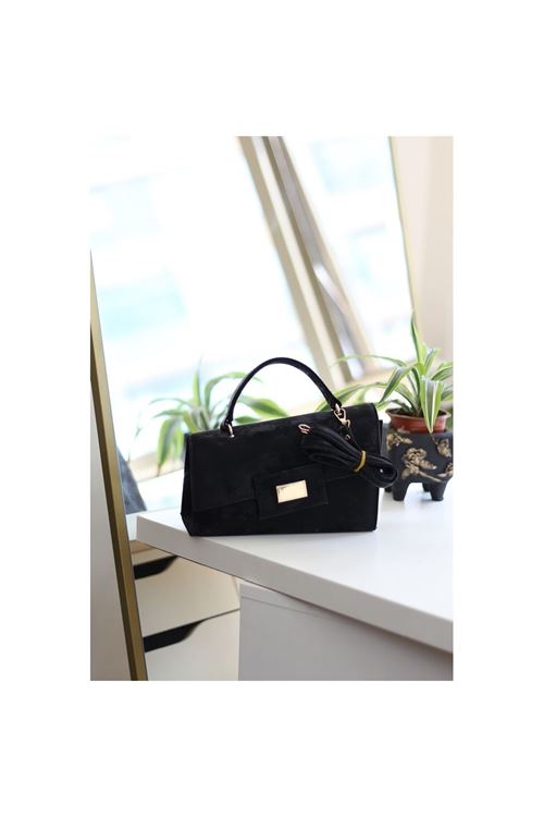 Kadın Siyah Yamuk Form Gold Toka Detaylı Omuz Çantası