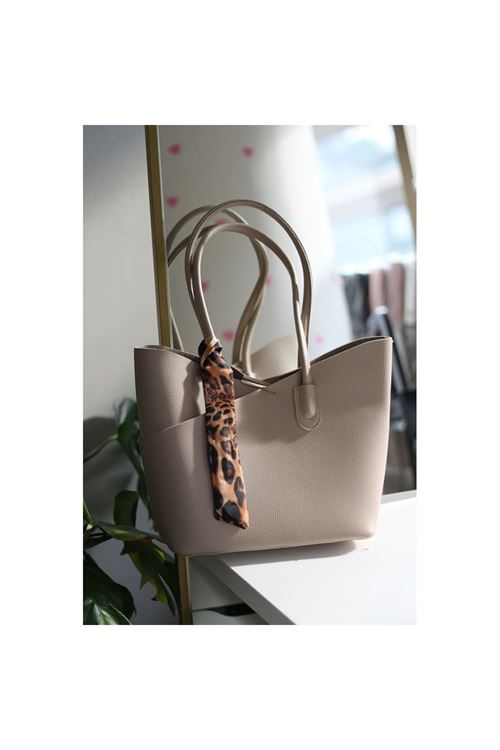 Krem Leopar Fular Detaylı Büyük Boy Omuz Çantası