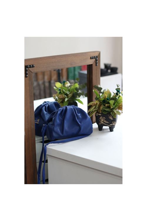 Kadın Mavi Yumuşak Pileli Omuz Çantası