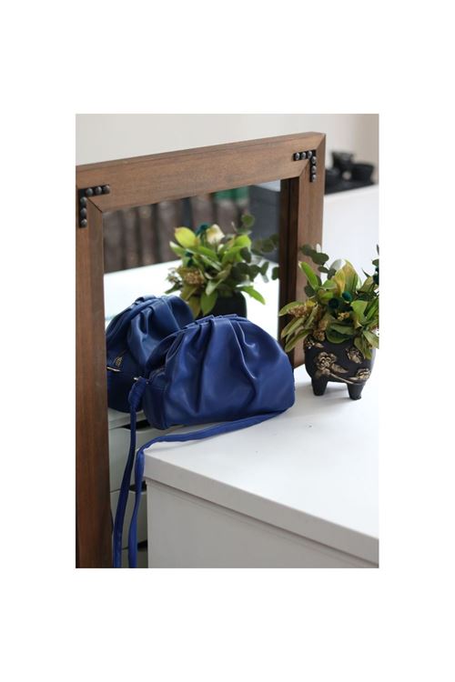 Kadın Mavi Yumuşak Pileli Omuz Çantası