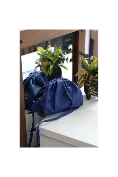 Kadın Mavi Yumuşak Pileli Omuz Çantası