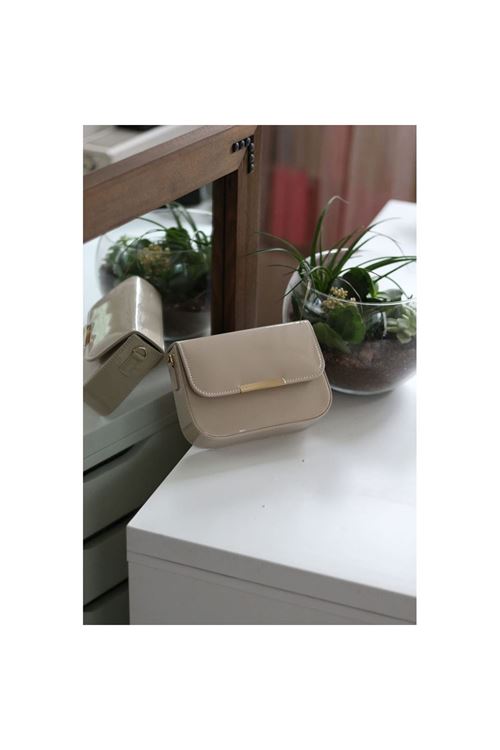 Kadın Nude Rugan Toka Detaylı Kumaş Askılı Omuz Çantası