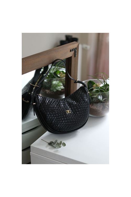 Kadın Siyah Kroko Oval Askılı Omuz Çantası