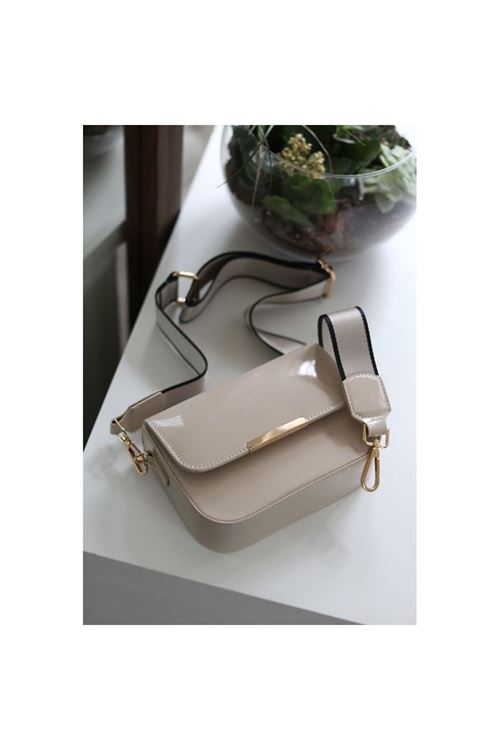 Kadın Nude Rugan Toka Detaylı Kumaş Askılı Omuz Çantası