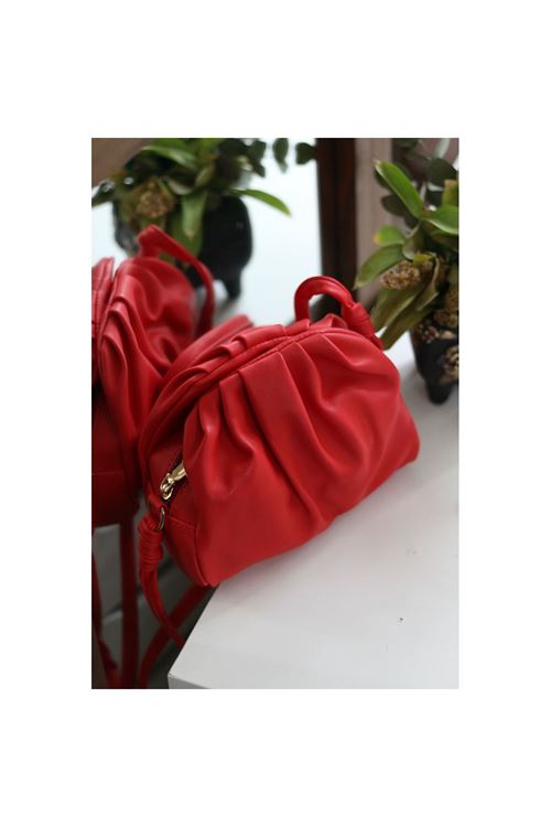 Kadın Kırmızı Yumuşak Pileli Omuz Çantası