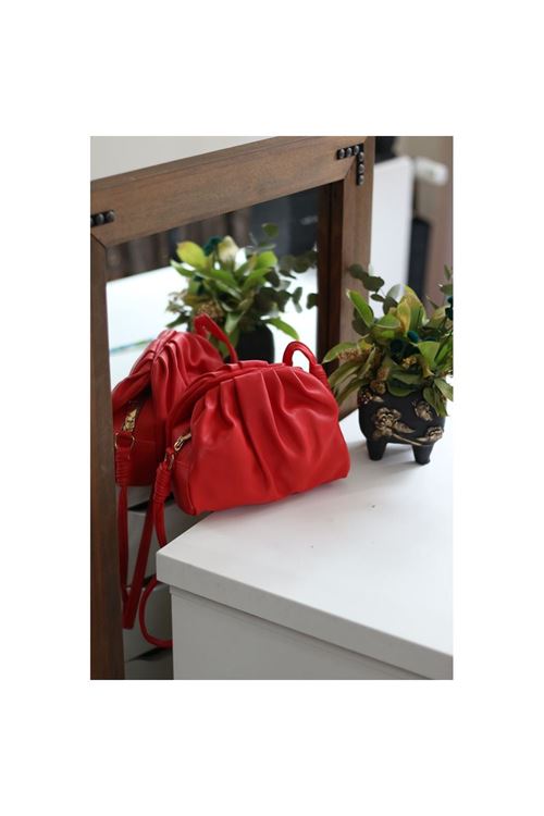 Kadın Kırmızı Yumuşak Pileli Omuz Çantası