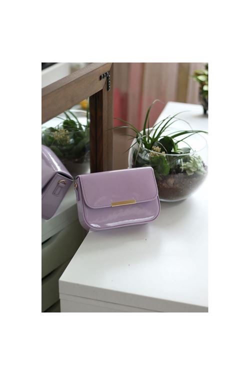 Kadın Lila Rugan Toka Detaylı Kumaş Askılı Omuz Çantası