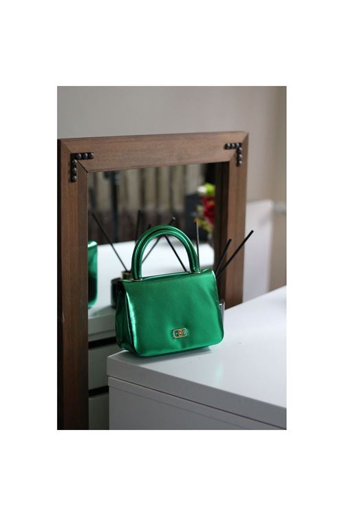 Kadın Yeşil Parlak Renkli Zincir Detaylı El Çantası