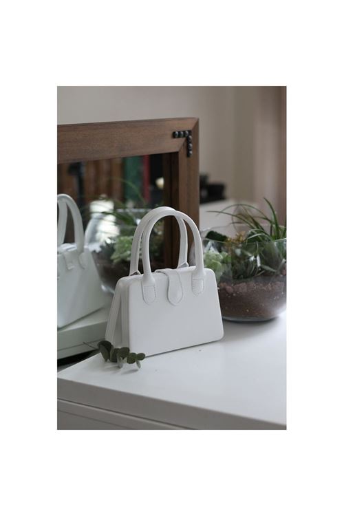 Kadın Beyaz Çift Kulp Detaylı Mini Kalıp Omuz Çantası
