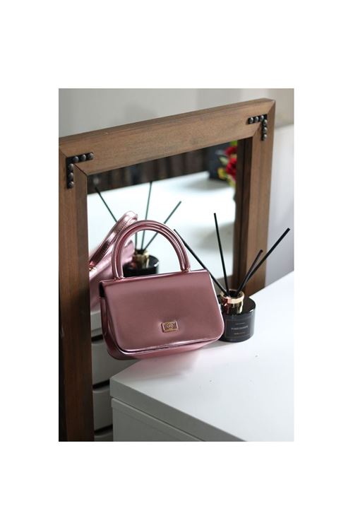 Kadın Pudra Parlak Renkli Zincir Detaylı El Çantası