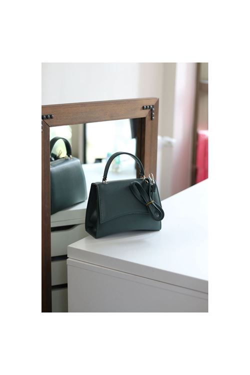 Kadın Haki Geniş Kapak Detaylı Omuz Çantası