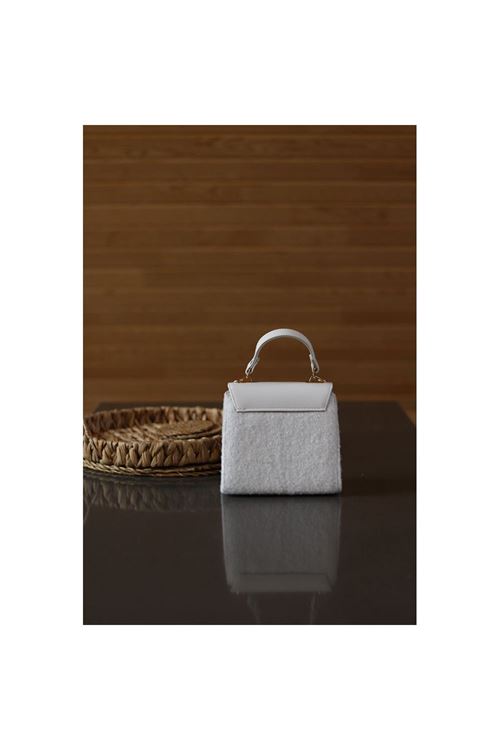 Kadın Beyaz Peluş Kapak Detaylı El ve Omuz Çantası