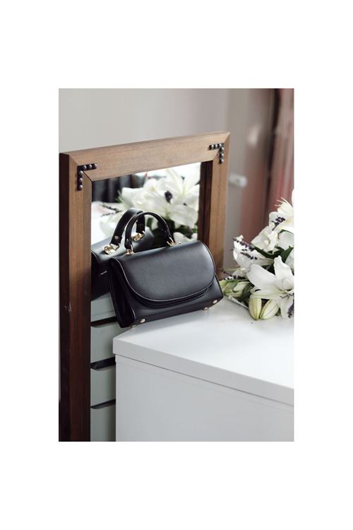 Kadın Siyah Oval Kapak Detaylı Askılı Omuz Çantası